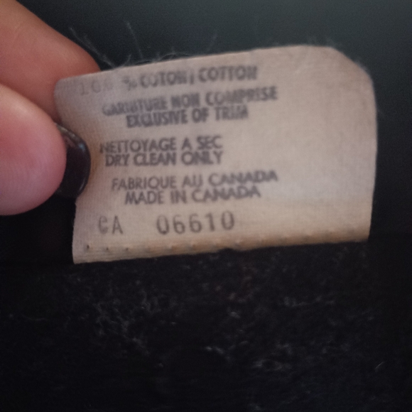 Vintage 100% virgin wool black mid calf length dress coat. - Picture 5 of 10